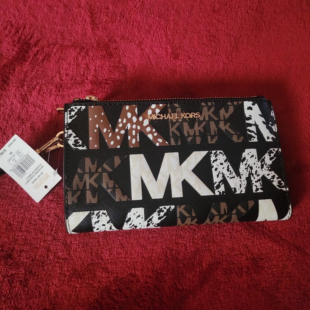 Michael Kors Jet Set Travel Wallet